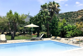 IRIDA Studios Hotel & Pool